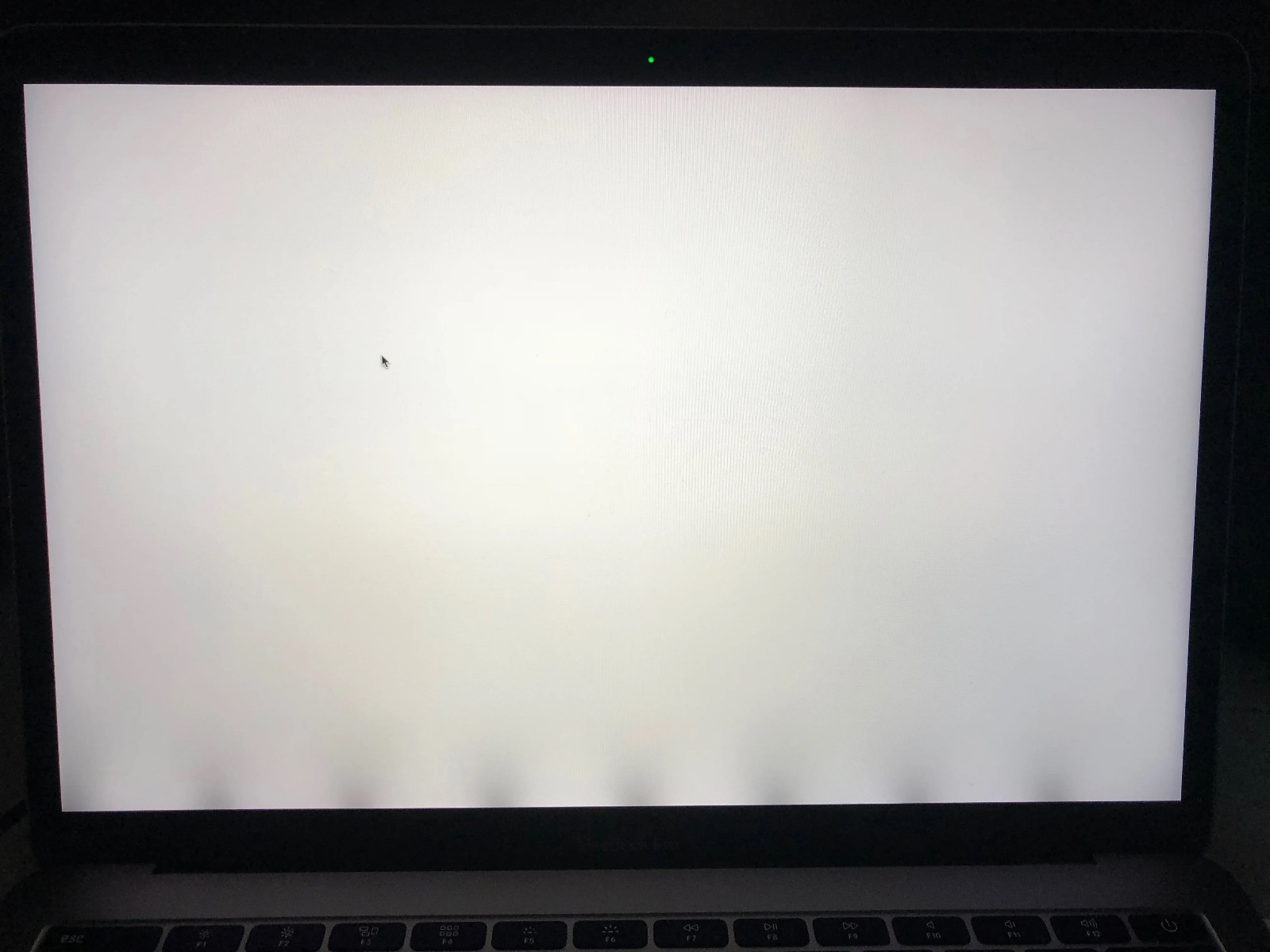 MacBook Pro 16″ A2141 2019 LCD Backlight Stage Light Replacement Repair Service