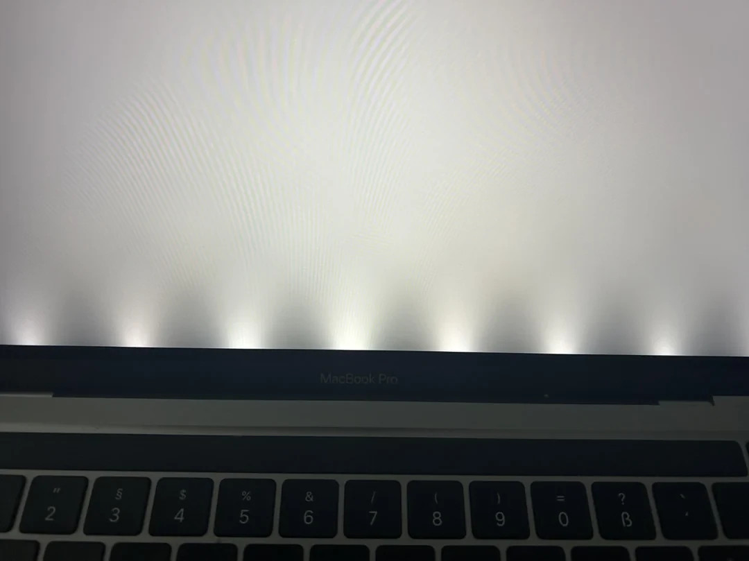 MacBook Pro 16″ A2141 2019 LCD Backlight Stage Light Replacement Repair Service